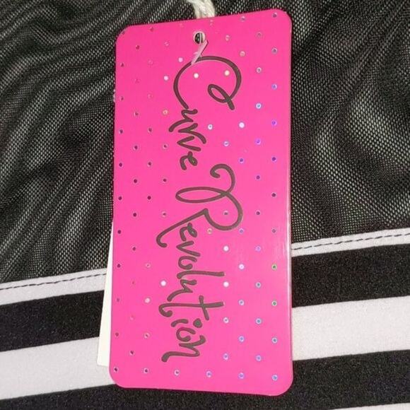 Curve Revolution Black & White Striped Asymmetrical Bodycon Dress 2X - Picture 4 of 7